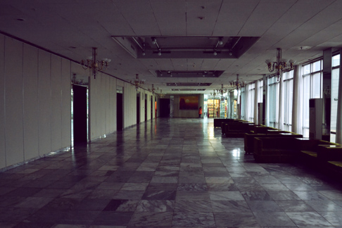 hotel-dark-hallways