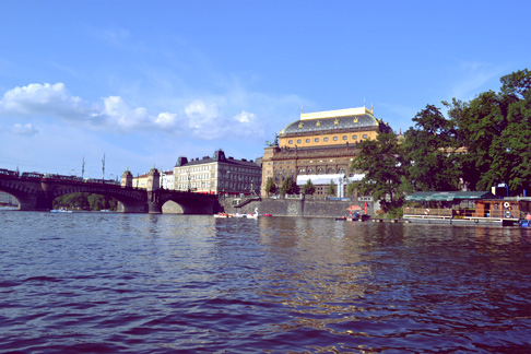 Expat Travel Blogger Czech Republic: How to rent boats on the Vltava River